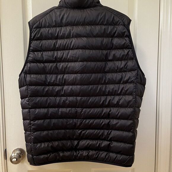 Uniqlo Light Weight Down Puffer Vest Black Water Repellent Men's Size XL - Picture 10 of 10